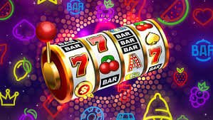 Các hình thức cá cược trực tuyến trên topzo bao gồm live casino và slot online